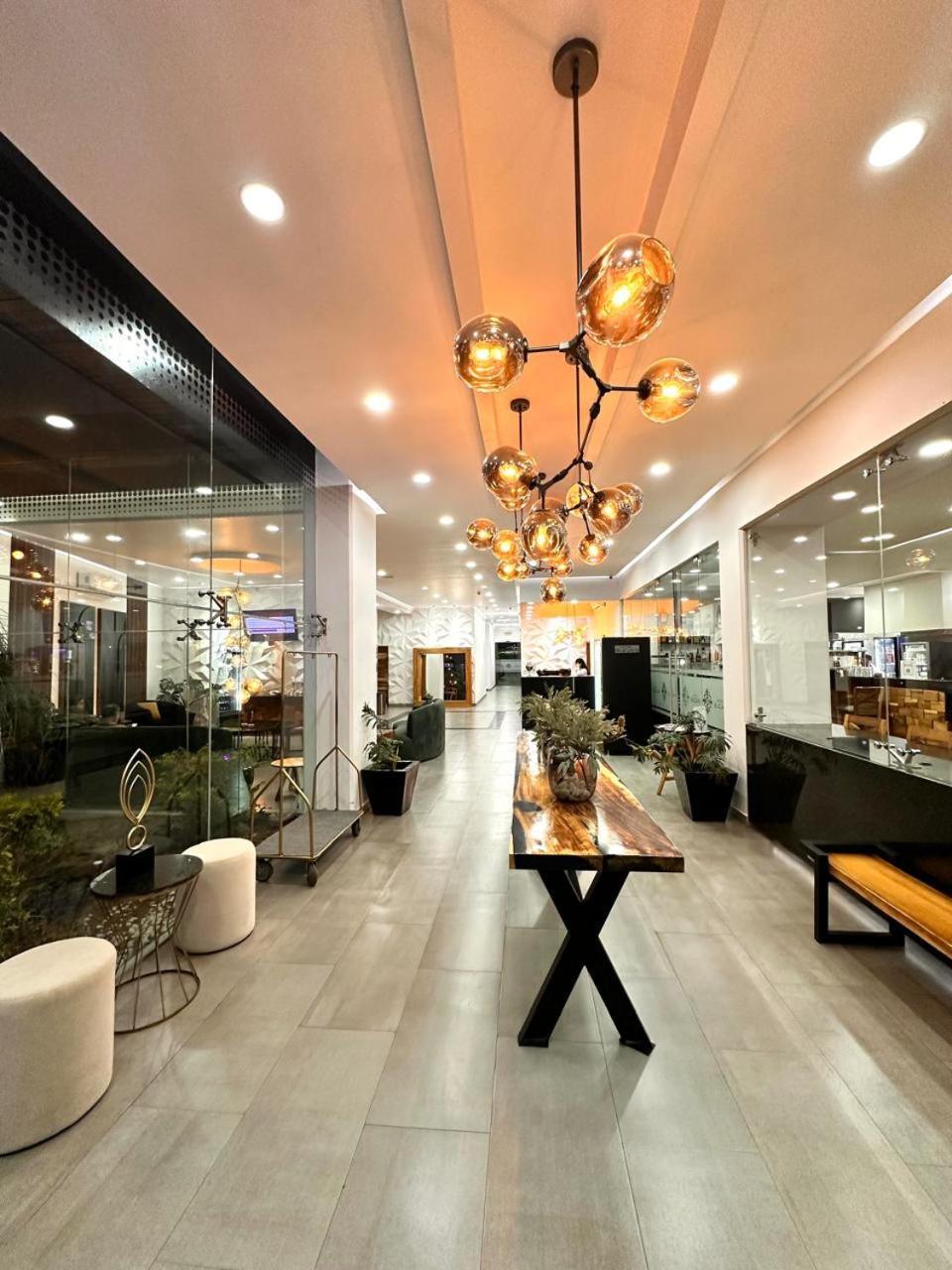 Hotel Bugari Aeropuerto Guadalajara Las Pintas Ngoại thất bức ảnh