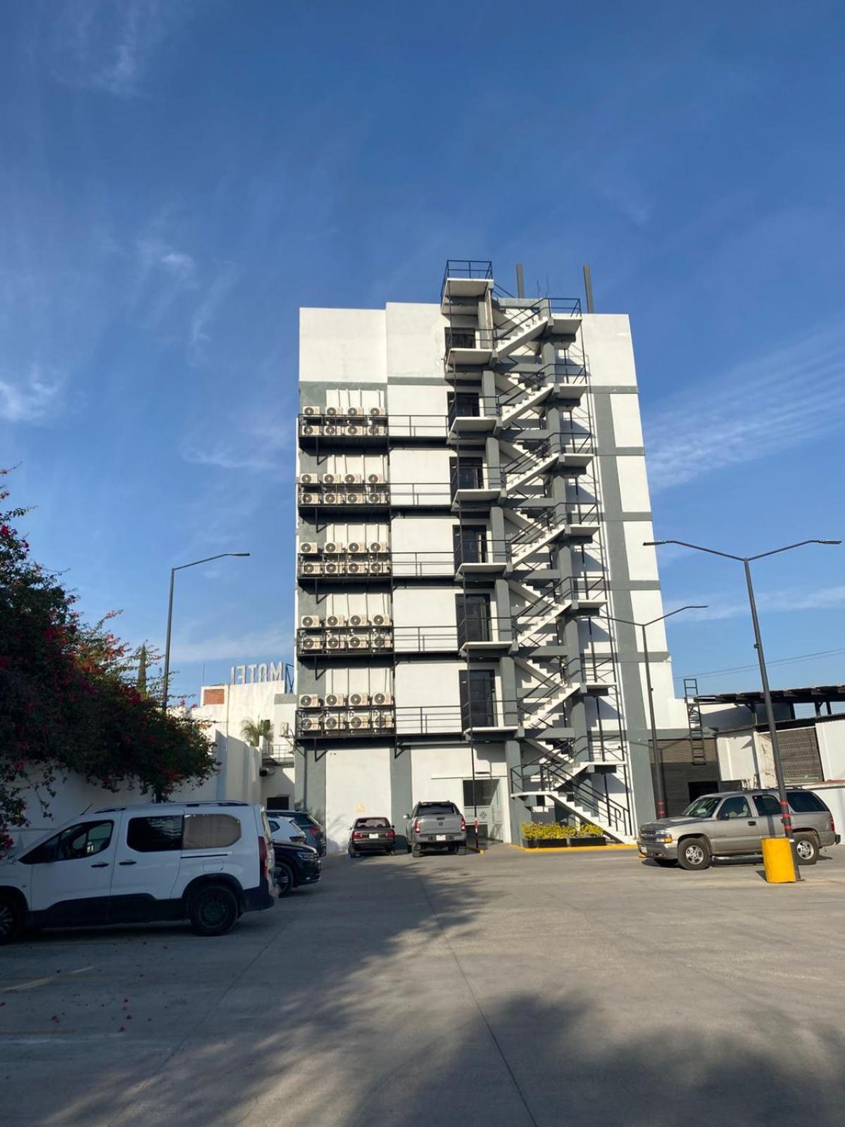Hotel Bugari Aeropuerto Guadalajara Las Pintas Ngoại thất bức ảnh