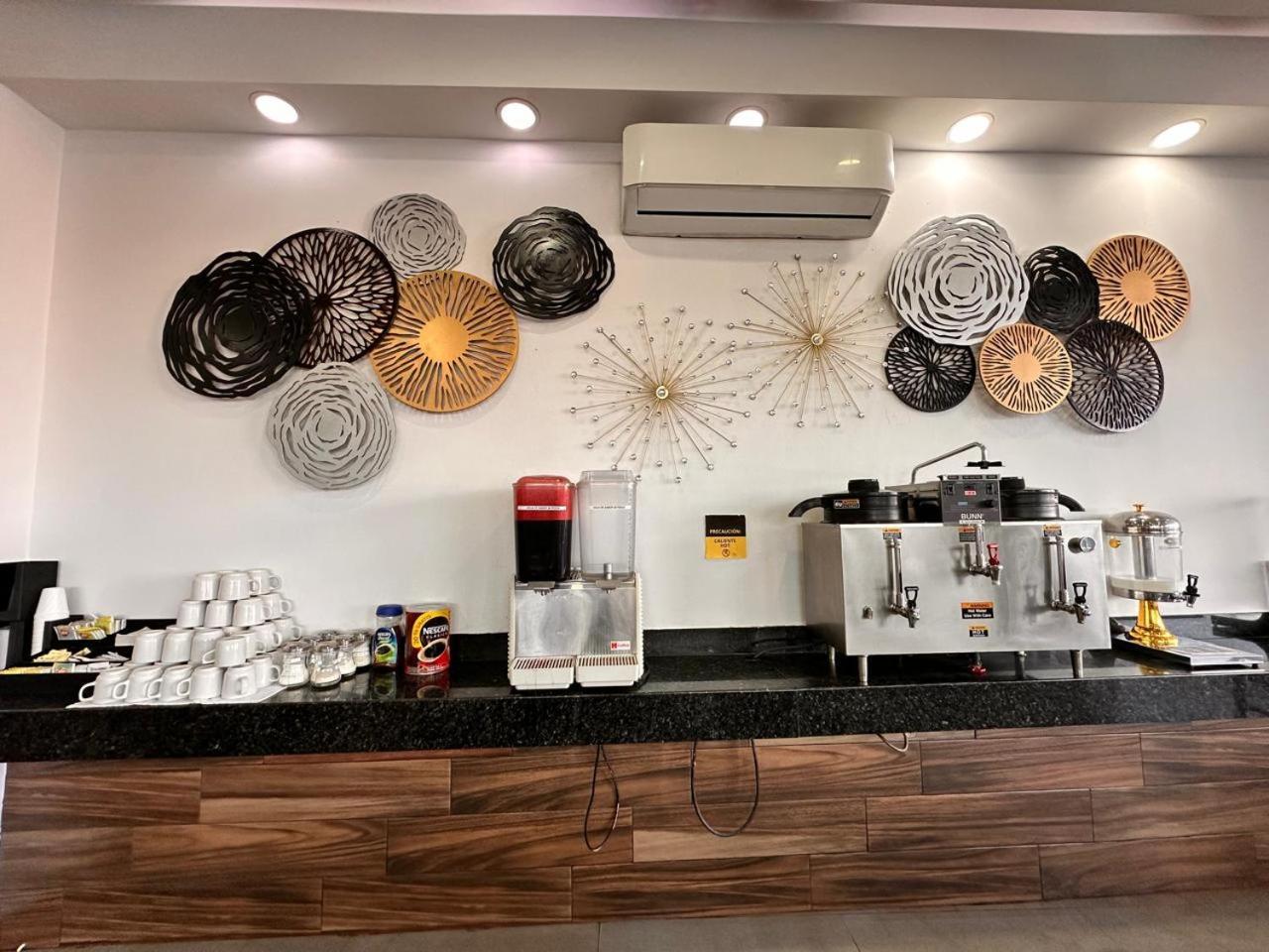 Hotel Bugari Aeropuerto Guadalajara Las Pintas Ngoại thất bức ảnh