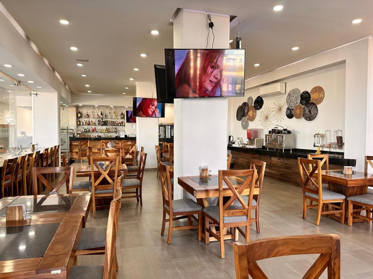 Hotel Bugari Aeropuerto Guadalajara Las Pintas Ngoại thất bức ảnh